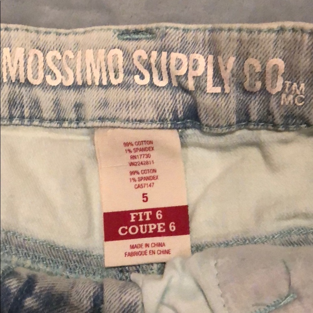 Shorts - Picture 3 of 3